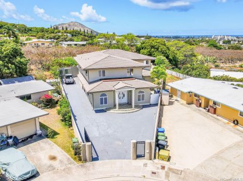 743 Ahukini St, Honolulu HI 96825-2426 exterior