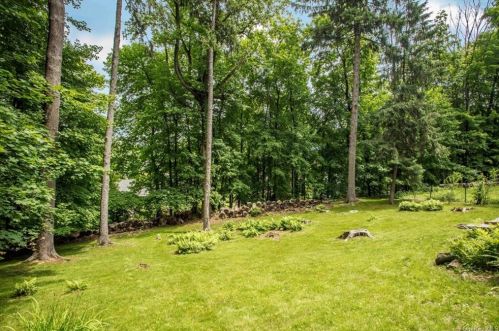 21 Pne Rd, Briarcliff NY 10510-2203 exterior