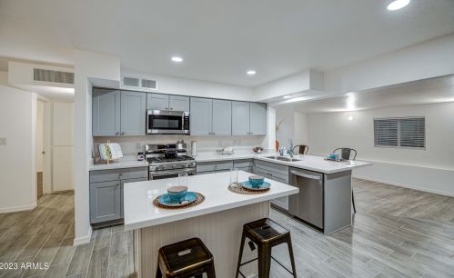 12616 20th Dr, Phoenix AZ  85029-2611 exterior