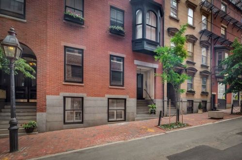 58 Temple St, Boston MA exterior