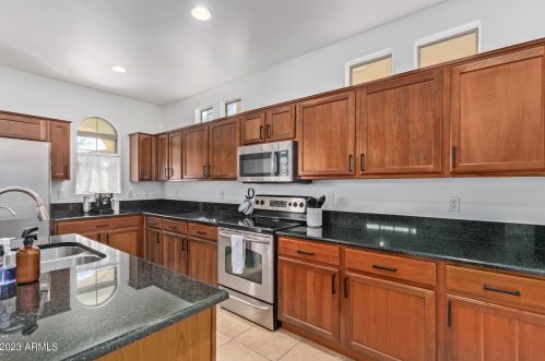 5310 Chisum Trl, Phoenix AZ  85083-6356 exterior