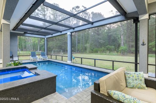 15 Foxchase Ln, Bluffton, SC 29910-7985