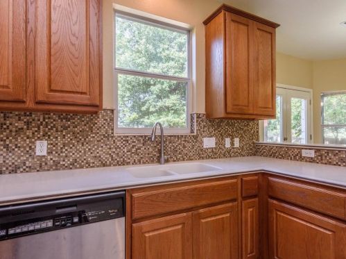 11704 Emerald Falls Dr, Austin TX  78738-5328 exterior