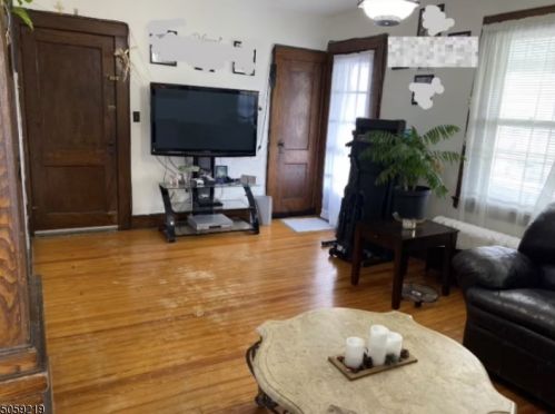 303 Haledon Ave, Paterson NJ 07508-2770 exterior