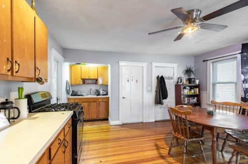 8 Arthur St, Salem MA 01970-2801 exterior