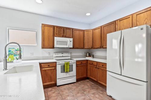 5245 Civano Blvd, Tucson AZ  85747-5744 exterior