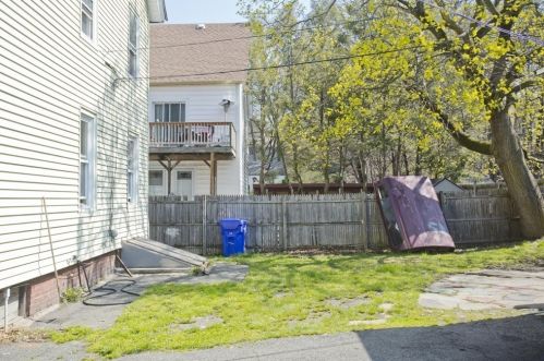 49 Palmer Ave, Springfield MA 01108-1009 exterior