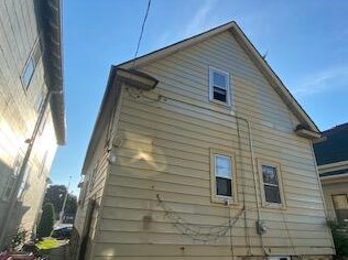 1252 45, Milwaukee WI 53210-2403 exterior