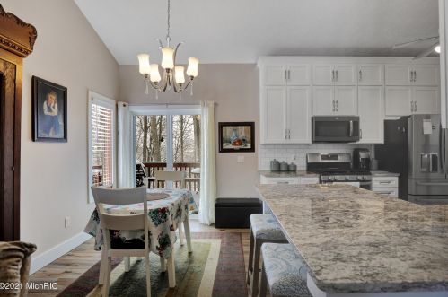 901 Marshall St, Portland MI 48875-1372 exterior