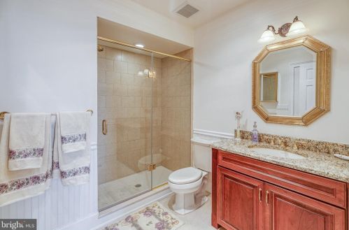 124 Bainbridge St, Philadelphia PA 19147-1866 exterior