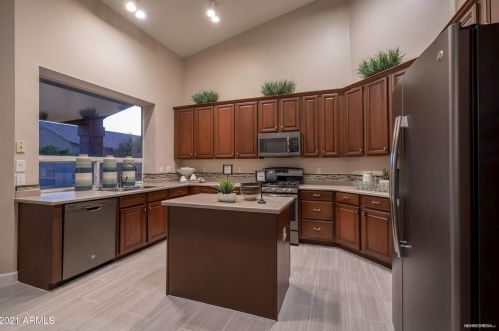 723 Amberwood Dr, Phoenix AZ  85045-0634 exterior