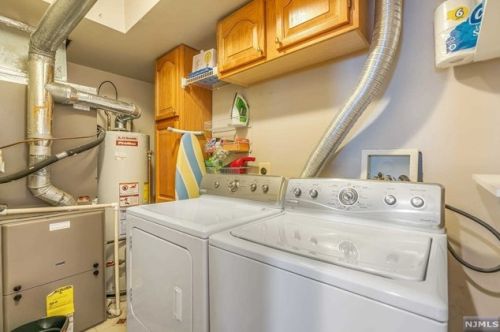 22 Amethyst Ln, Paterson NJ 07501-3364 exterior