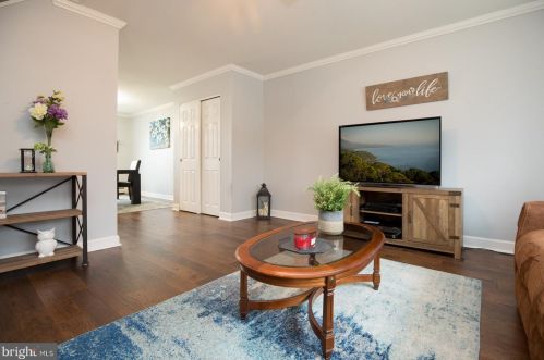 11023 Academy Rd, Philadelphia PA 19154-3301 exterior