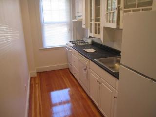 21 Trowbridge St, Cambridge MA  02138-5306 exterior