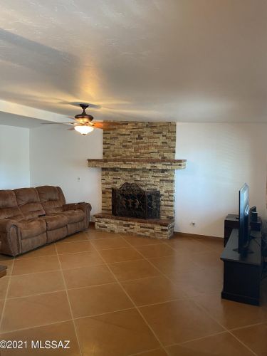 7052 9th Ave, Tucson, AZ 85756-7310