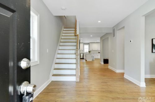 72 Brunswick Ave, Metuchen, NJ 08840-2651