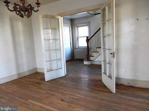 704 Quinton Ave, Trenton NJ 08629-2402 exterior