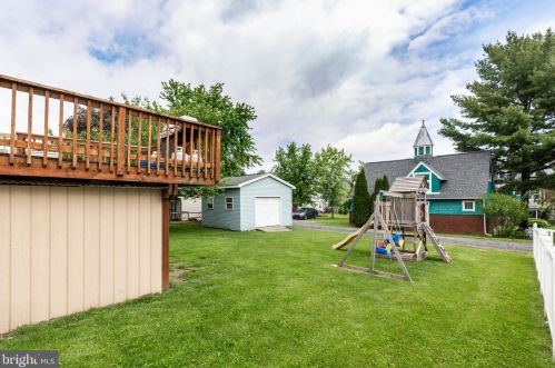 20 Colonial Ct, Littlestown PA 17340-1528 exterior