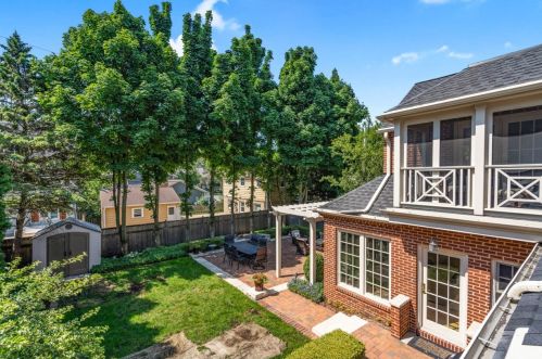 523 Carlisle Ave, Milwaukee WI 53217-4831 exterior