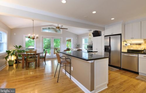 1803 Cool Spg Dr, Alexandria VA 22308-1630 exterior