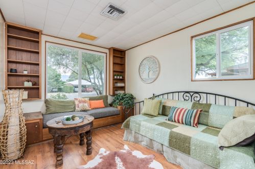 4802 Scarlett St, Tucson, AZ 85711-4337