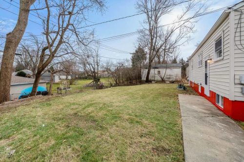 2613 Lewis Ave, Waukegan IL 60087-2210 exterior