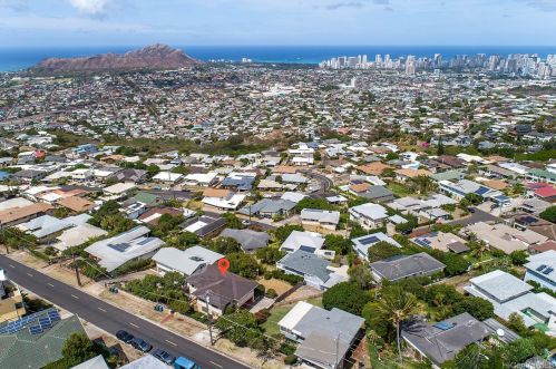 1976 Paula Dr, Honolulu, HI 96816-3940