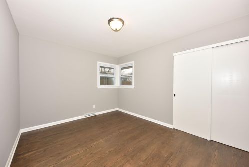 5712 93, Milwaukee WI 53227-1526 exterior