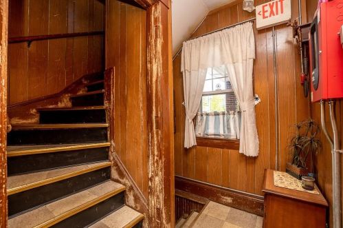 180 Wood Ave, Woonsocket RI 02895-2131 exterior