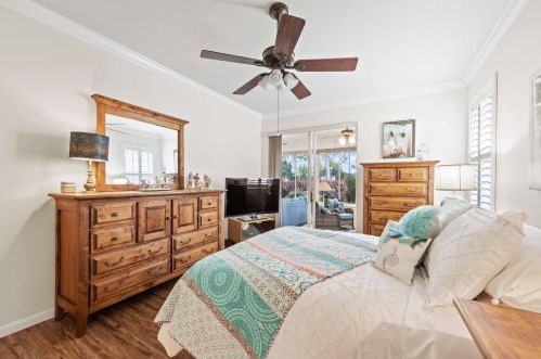 592 Cortina Ln, Fort Pierce FL 34986-1742 exterior