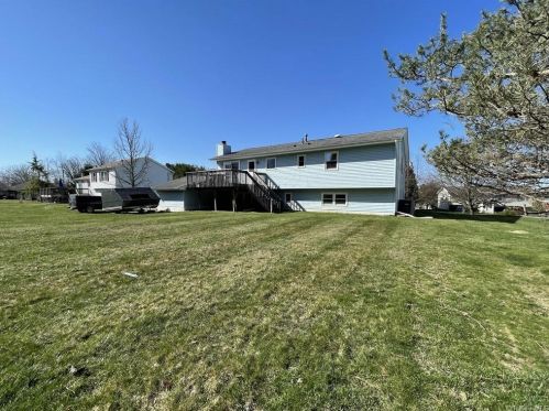 22 Macintosh Dr, Middletown NY 10941-1048 exterior