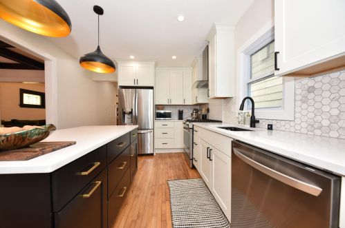 2210 Oklahoma Ave, Milwaukee WI  53207-2924 exterior