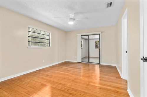 6004 Bamboo Dr, Fort Pierce FL 34982-3776 exterior