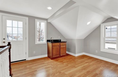 855 Bennaville Ave, Bham MI  48009-3668 exterior