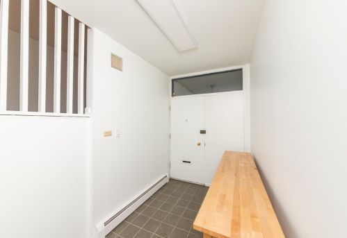 1305 55th St, Chicago, IL 60615-5301