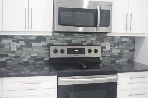 2620 18 Ave, Naples FL 34120-5505 exterior