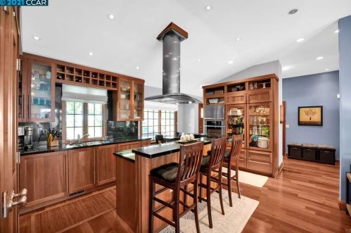 1847 Las Ramblas Dr, Concord, CA 94521-2451