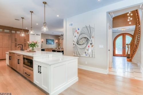 23 Oak Rdg, Springfield NJ 07081-3719 exterior