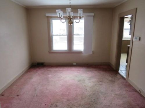 911 Kennebec St, Pittsburgh PA 15217-2605 exterior