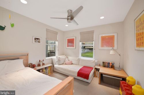 1221 T St, Washington DC 20009-7535 exterior