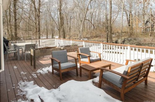 1 Long Pond Rd, Armonk NY 10504-2626 exterior