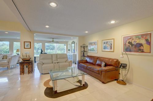 75 Hampshire Ln, Boynton Beach FL 33436-7403 exterior