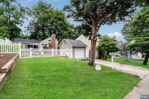 53 Genesee Ave, Teaneck, NJ 07666-5923