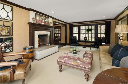 18 Long Pond Rd, Armonk NY 10504-2625 exterior