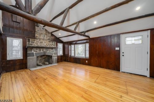 369 Shore Trl, Sparta NJ  07871-2045 exterior