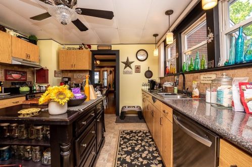 180 Wood Ave, Woonsocket RI 02895-2131 exterior