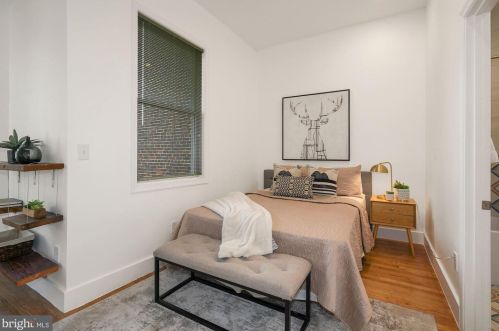 1329 10 St, Washington DC 20002-3718 exterior