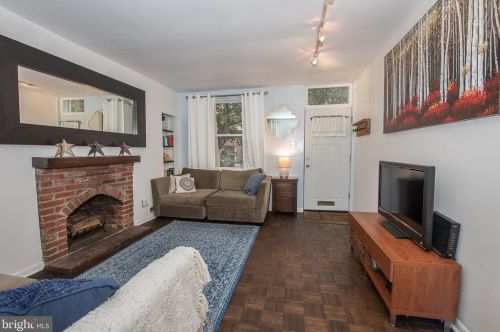 921 Bodine St, Philadelphia PA  19147-4242 exterior