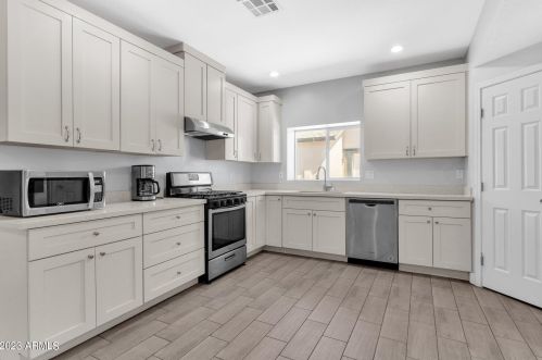 4633 2nd St, Phoenix AZ  85040-2119 exterior