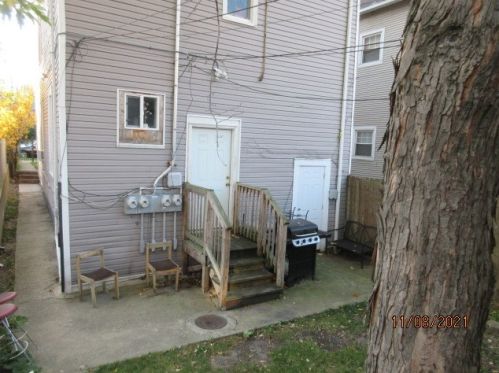 1729 Whipple St, Chicago IL 60652-3446 exterior